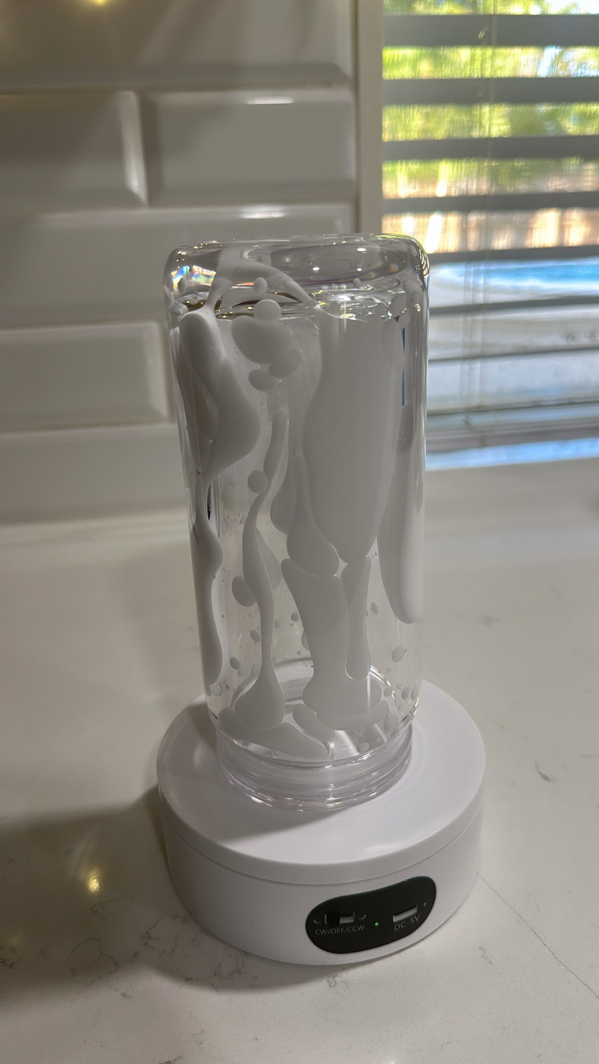 RTS-Premade-20oz Acrylic Snow Globe W/White Lava